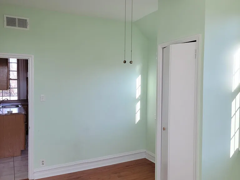 111 Iona Ave #2 — Photo 12