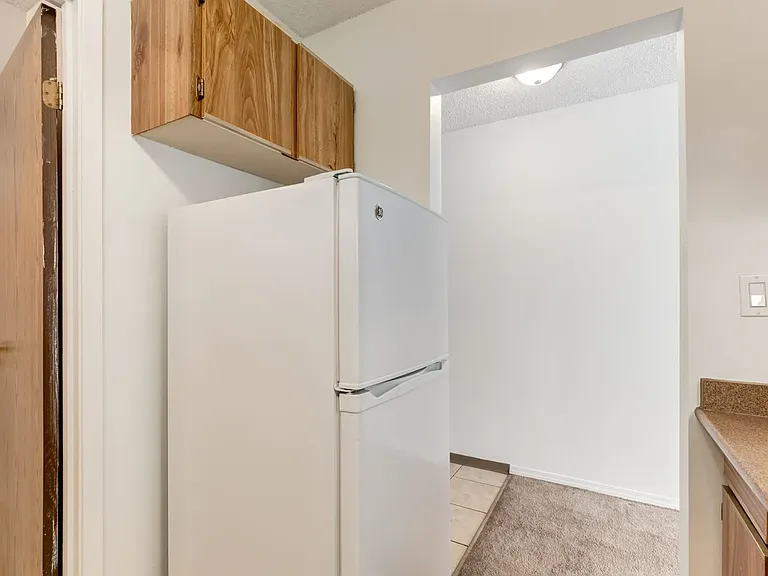 2404 16a St SW — Photo 19