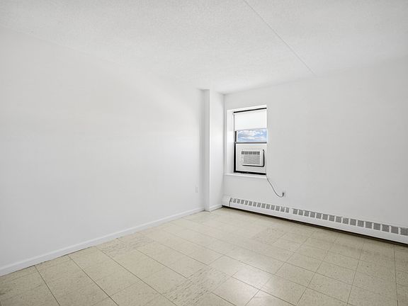 5th image of 146 Beach 24th St APT 402