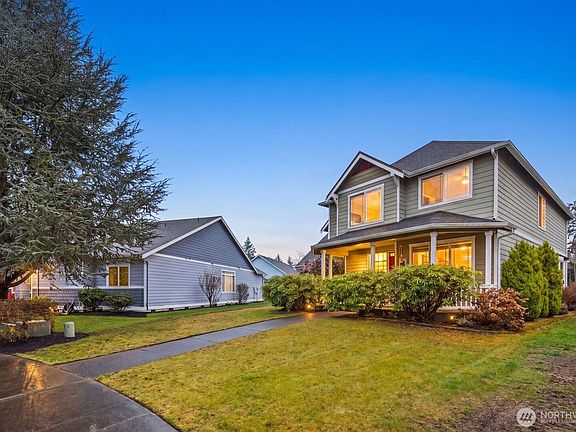 3rd image of 1424 Latham Court