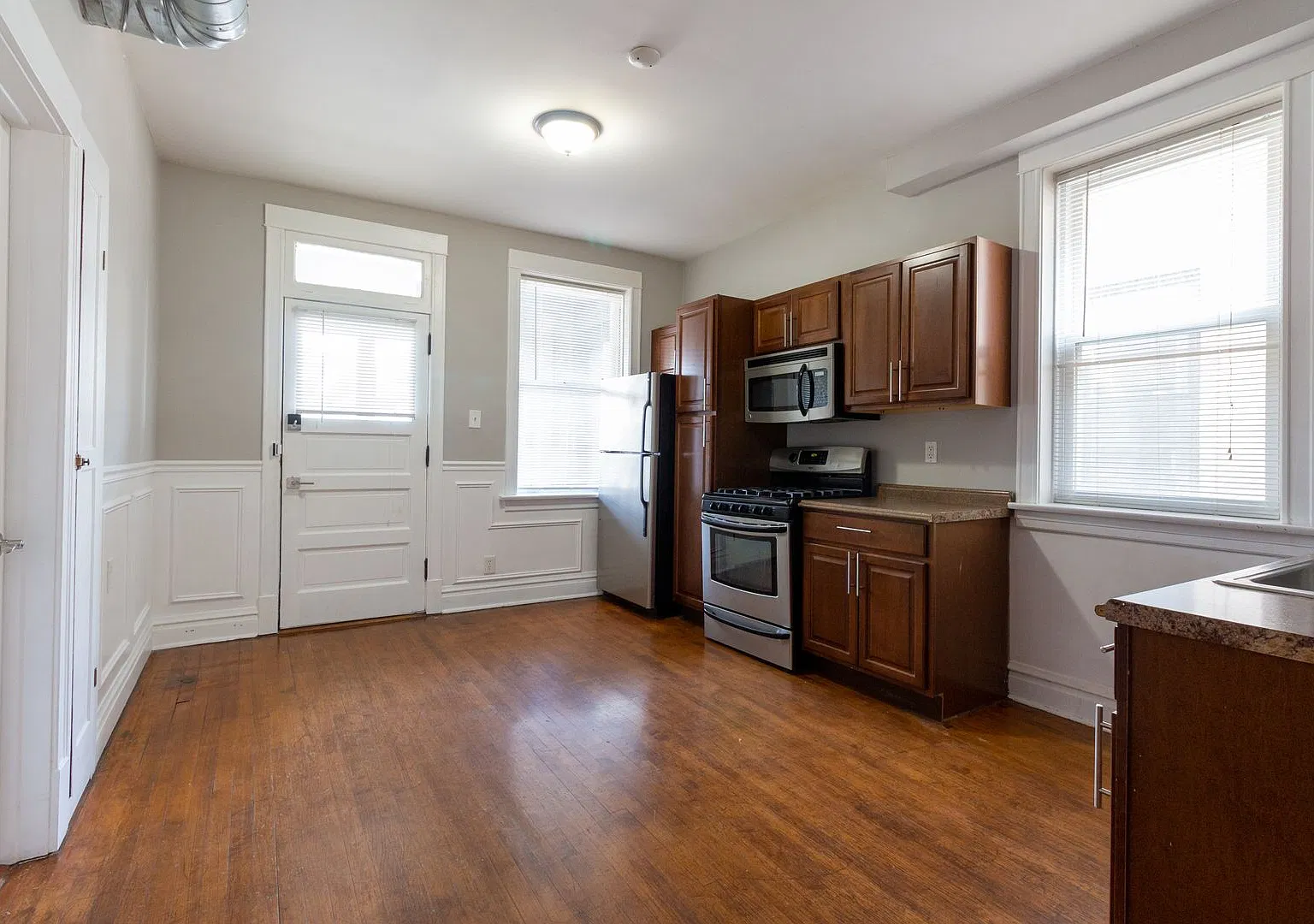 Arg Llc, 2848 W. Barry Series — Photo 3