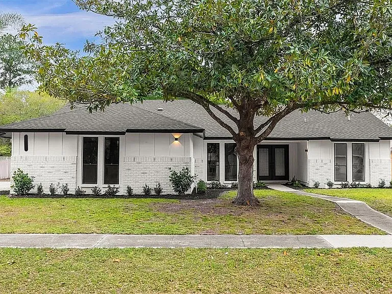 3536 Premier Dr — Photo 1