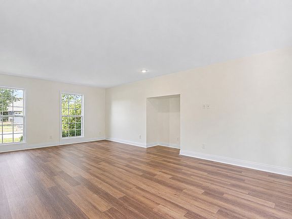4th image of 616 Bayfield Dr