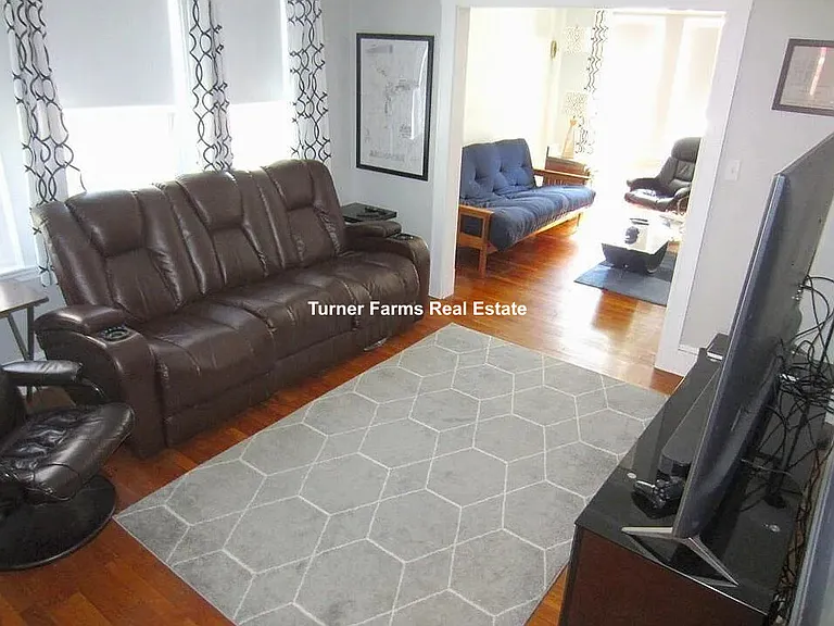 Frederick Ave — Photo 3