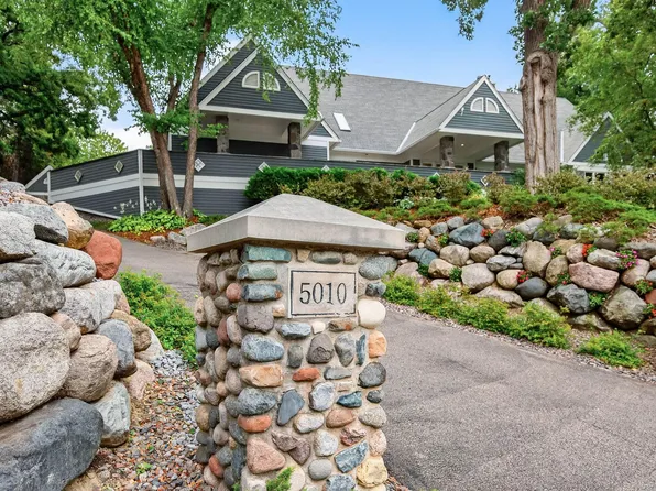 5010 Nob Hill Dr, Edina, MN 55439