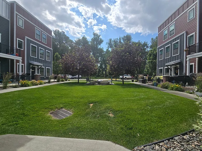 1904 Songbird Dr — Photo 2