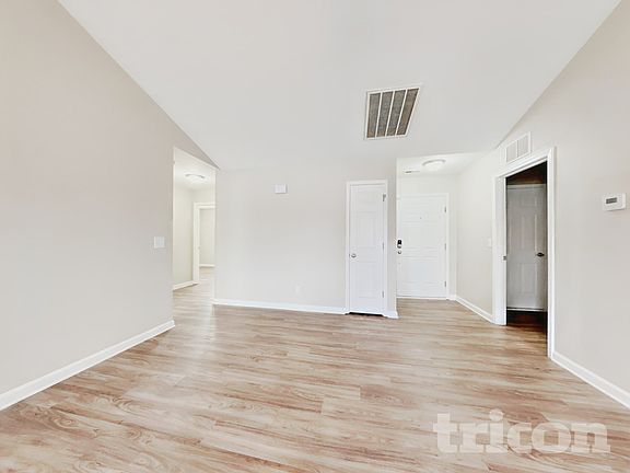 3rd image of 1617 Faircrest Ln