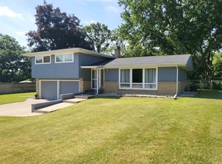 1280 Deanna Dr, Rockford, IL 61103