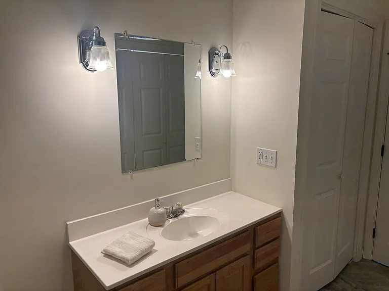 4 Commonwealth Dr — Photo 30