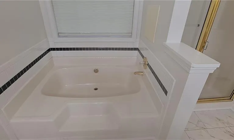 1050 Hillary Ln — Photo 16