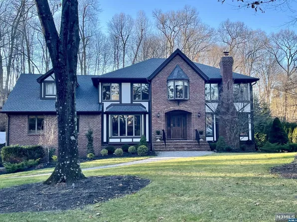 33 Ivy Pl, Wayne, NJ 07470