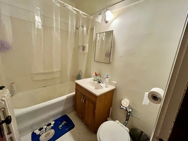 4422 N Oakland Ave — Photo 10