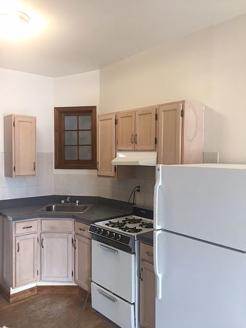 1st image of 162 7th Ave APT 1B