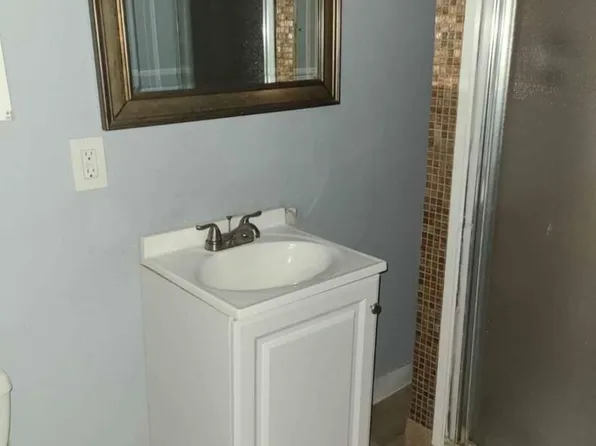 (undisclosed Address), East Hartford, CT 06108