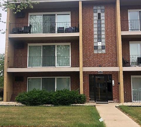 2nd image of 11040 S Kilbourn Ave APT 10