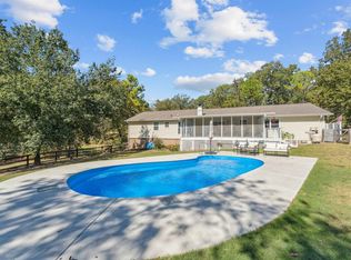 221 Meadowood Ln, Montevallo, AL 35115