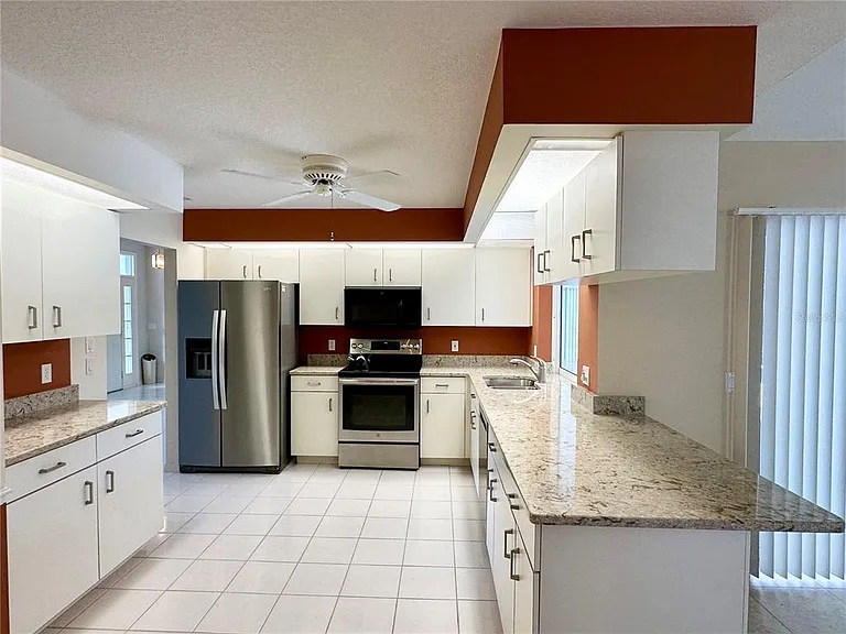 5024 Southern Pine Cir — Photo 20