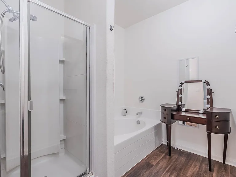 1313 Briercrest Dr — Photo 31