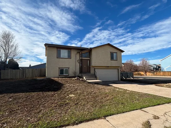 902 Rancher Dr, Fountain, CO 80817