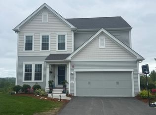 33 Poplar Ln #33, Hopkinton, MA 01748