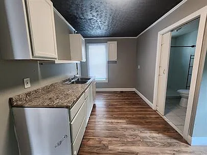 80 Parsells Ave — Photo 3