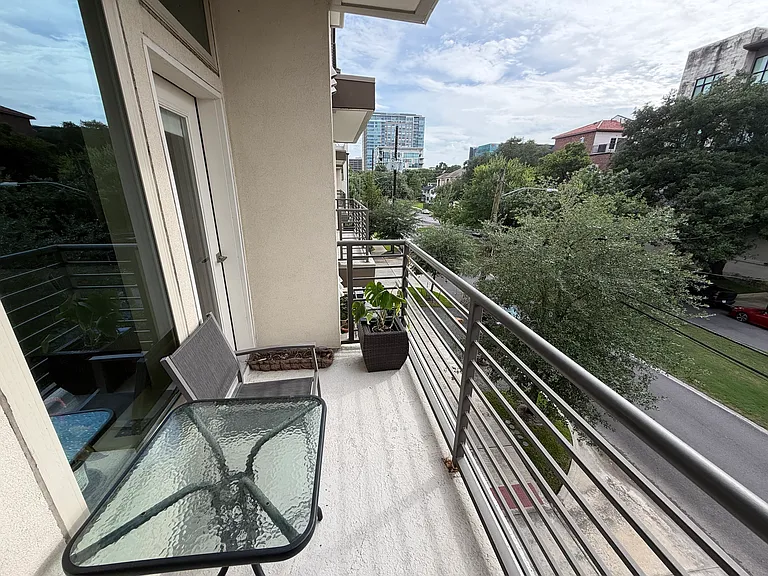 4819 Caroline St #208 — Photo 1