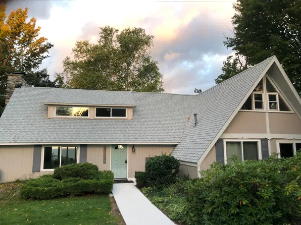 12571 N Island View Dr, Northport, MI 49670