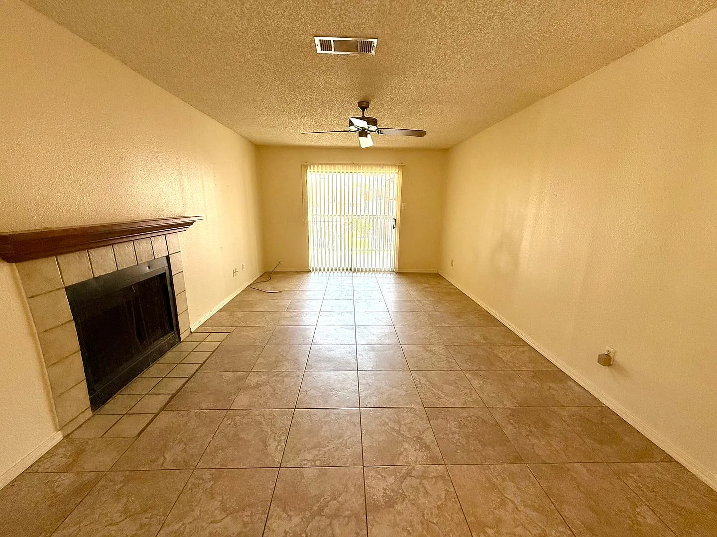 Move-In Ready 2BD/2BA with Fireplace, In-Unit Laundry & Community Pool! — Photo 2