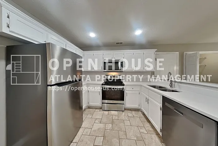 1603 Fort Perry Way — Photo 5