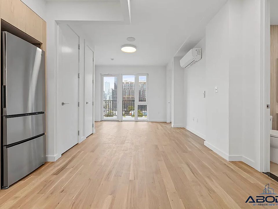 1st image of 558 Sackett St #2A