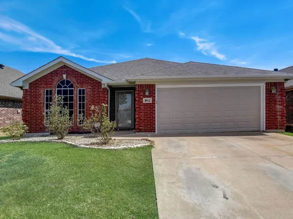 8962 Winding River Dr, Fort Worth, TX 76118