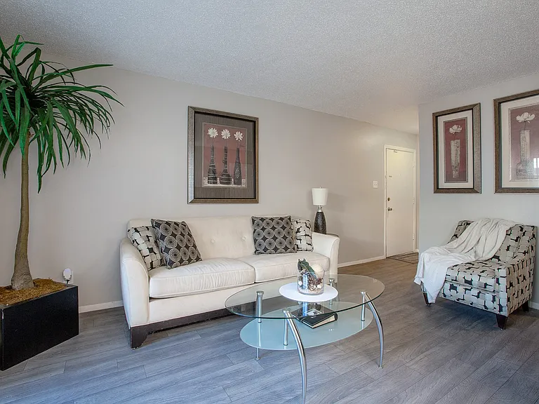 Encanto Lofts Apartments — Photo 8