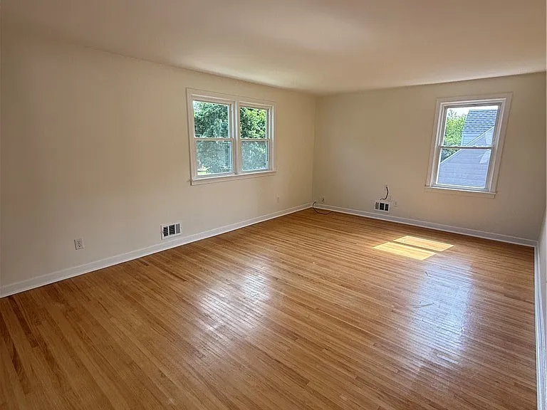 113 Argyle Ave #UPPER — Photo 10