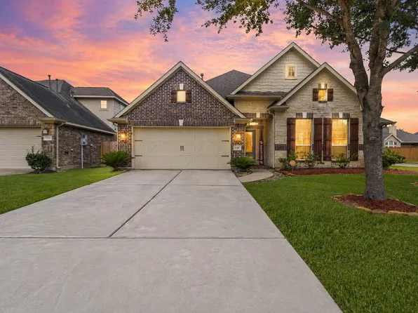 2102 Rolling Fog Dr, Pearland, TX 77584