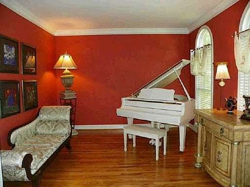 2nd image of 5715 Lake Heights Cir