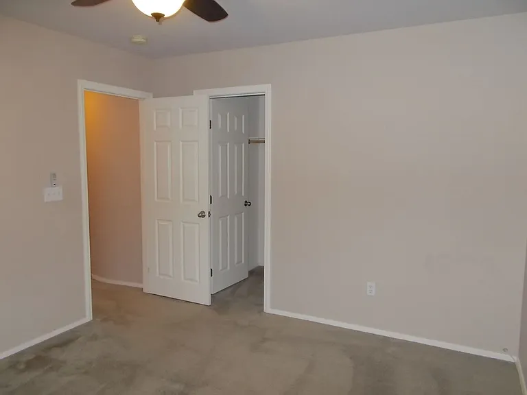 6408 Trautman Ct — Photo 35