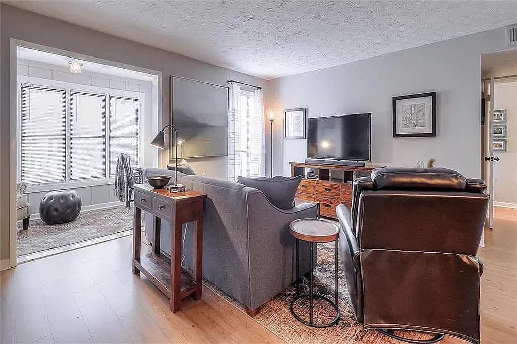 1 bed, 859 sqft, $1,600 — Photo 3