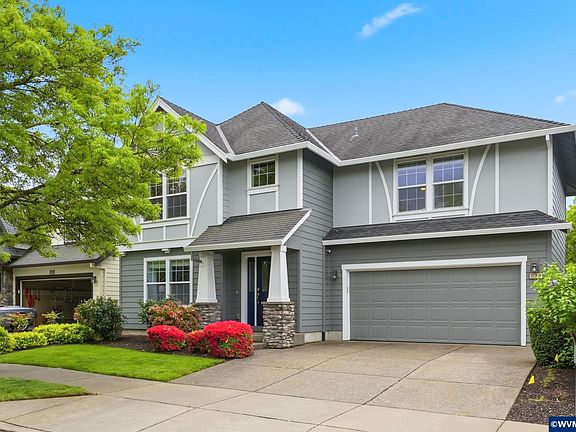 3rd image of 879 SE Bayshore Cir