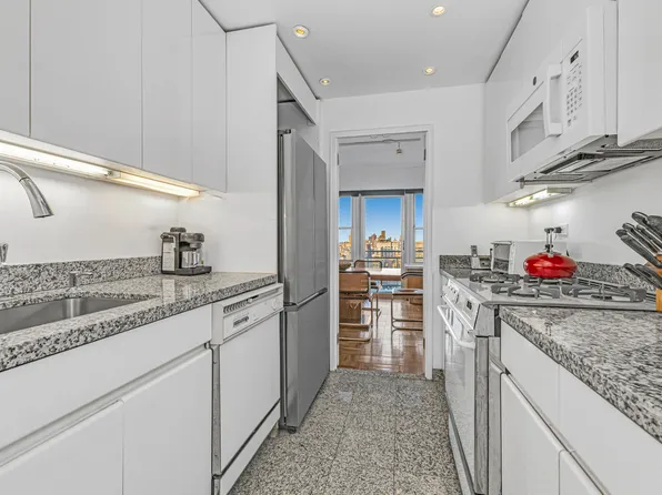 118 East 60th Street image 6 of 15