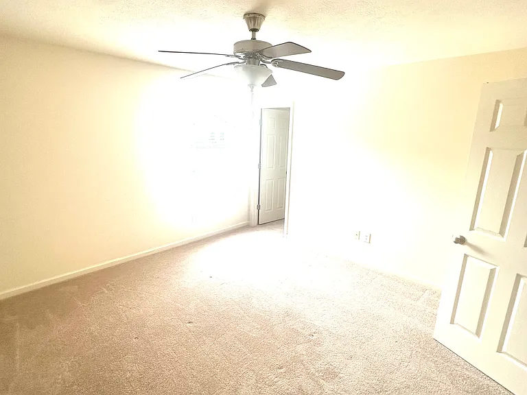 7168 Marshbury Way — Photo 7