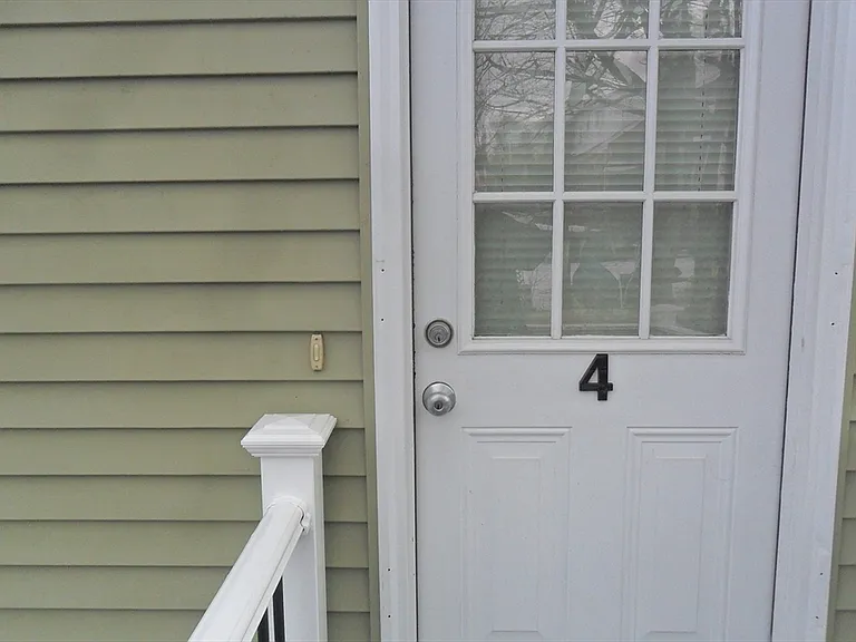 848 Waverly St #4 — Photo 2