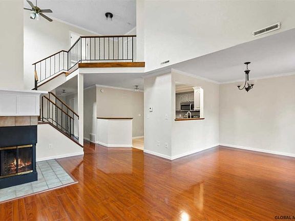 5th image of 37 Stoney Creek Dr