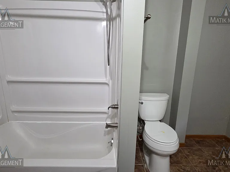 703 Northern Hills Dr NE — Photo 37