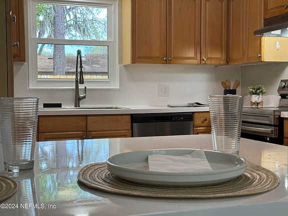3rd image of 6151 DEEPWOOD Drive W