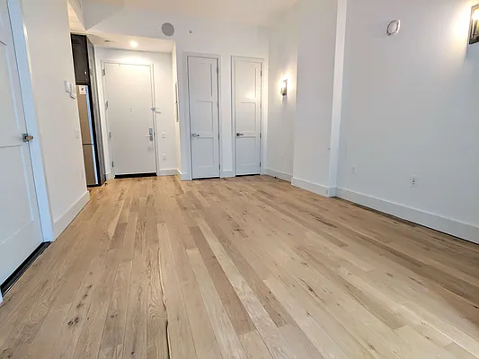 Rented by EXR | media 60