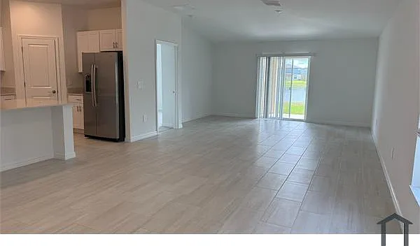 4 bed, 1817 sqft, $3,200 — Photo 4