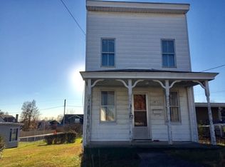 407 5th St, Shenandoah, VA 22849