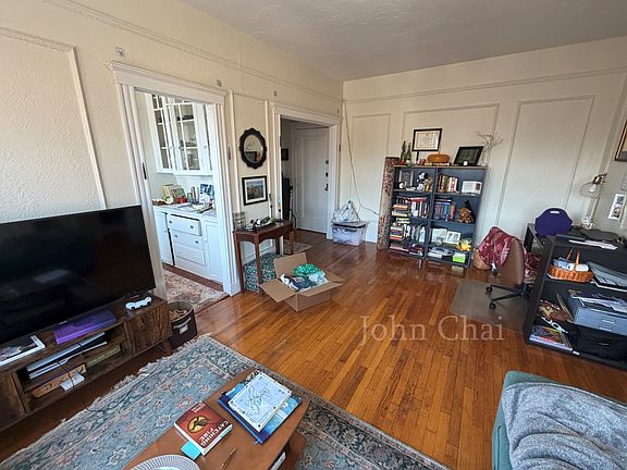 5th image of 70 Chiswick Rd APT 9
