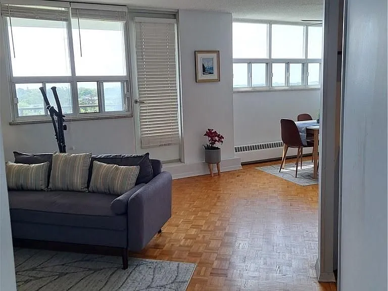 212 Kerr St #909 — Photo 21