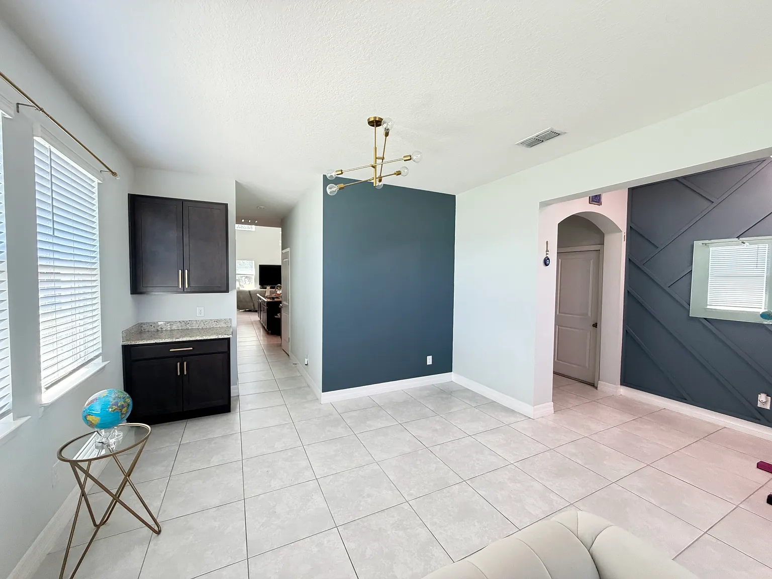 5 bed, 3200 sqft, $3,200 — Photo 3
